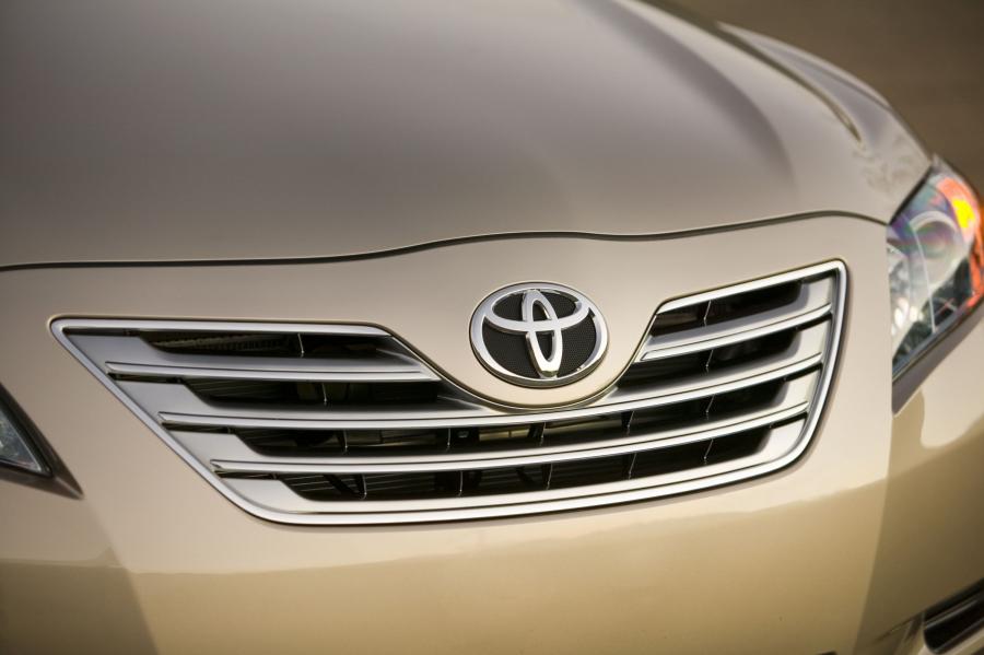 Детали экстерьера Toyota Camry Hybrid 2006 года  (NA) (фото 30 из 62)